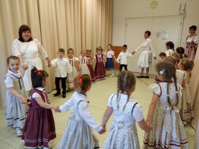 dombóvári óvodalátogatás (1).jpg